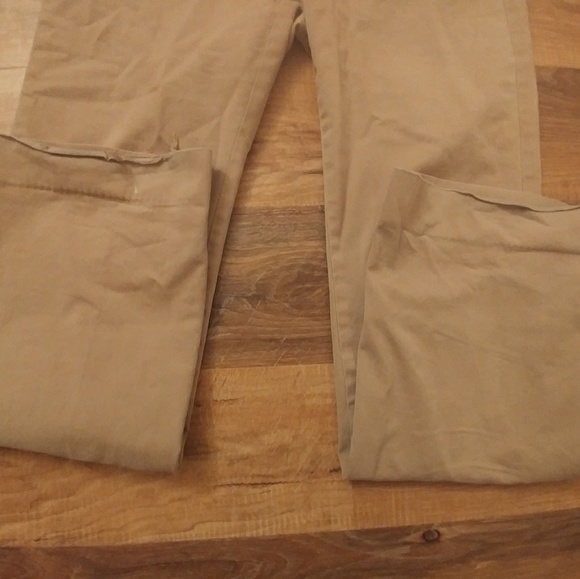 Gap curvy fit mid rise khaki pants - Picture 2 of 2